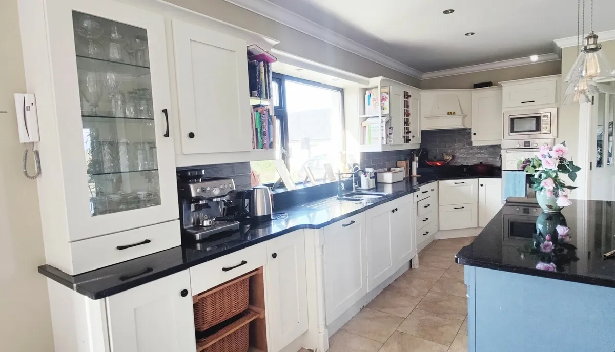 Kitchen - Image 2