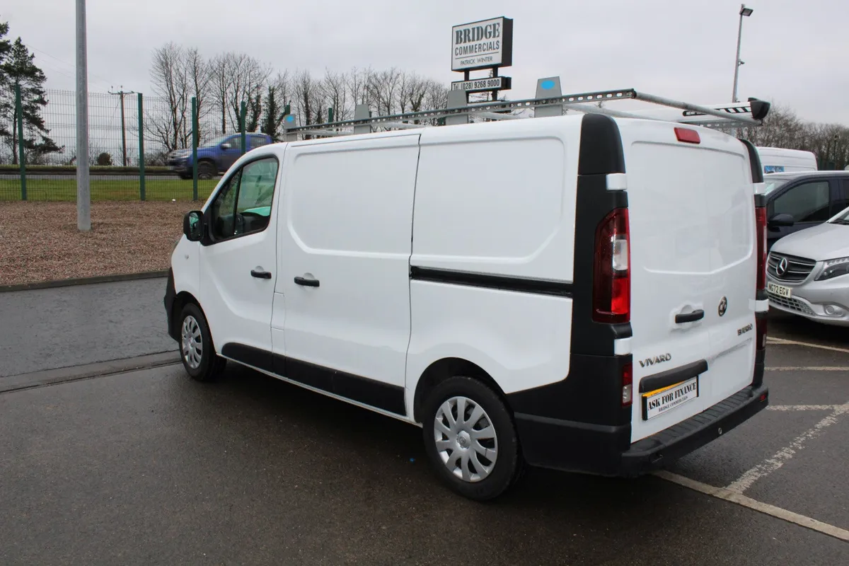 2015 Vauxhall Vivaro 2700 CDTI @ £7995 + VAT - Image 3