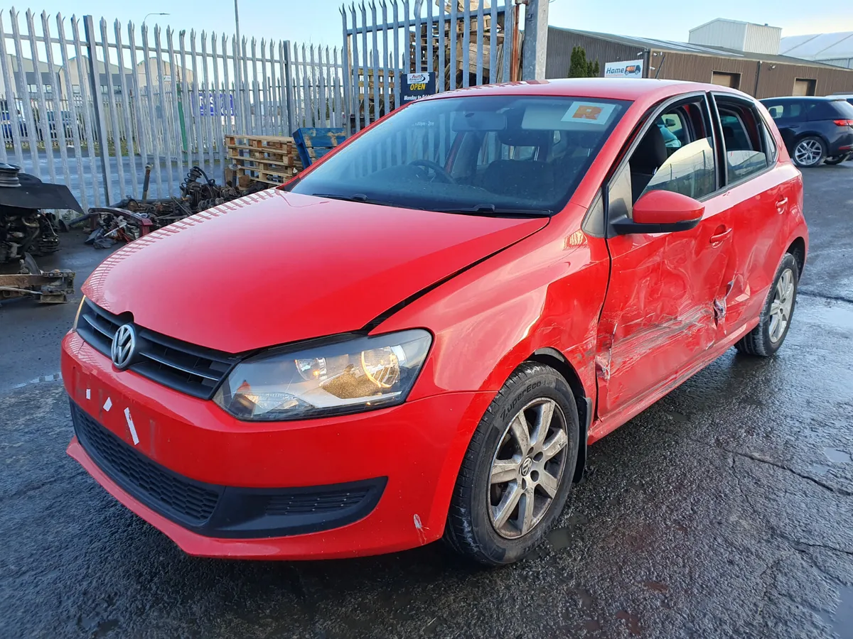 11 VOLKSWAGEN POLO  1.2 P (CGP) FOR BREAKING - Image 2
