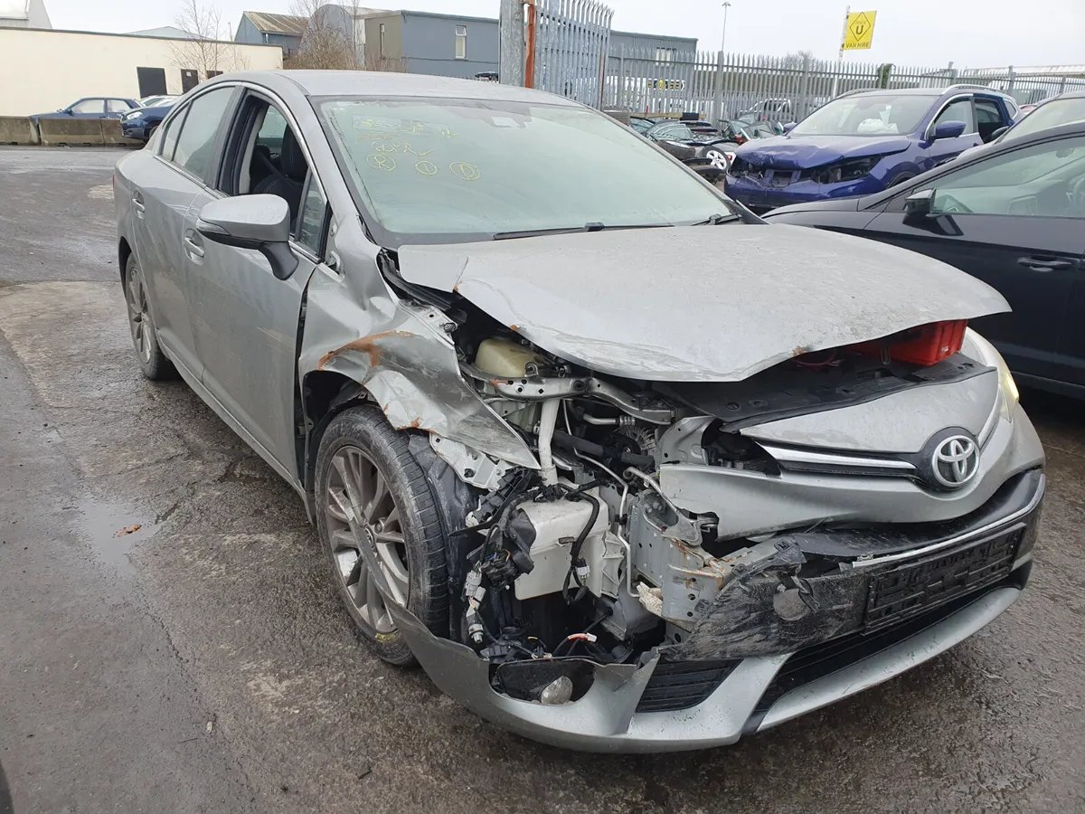 18 TOYOTA AVENSIS  2.0 D (N47) FOR BREAKING - Image 2
