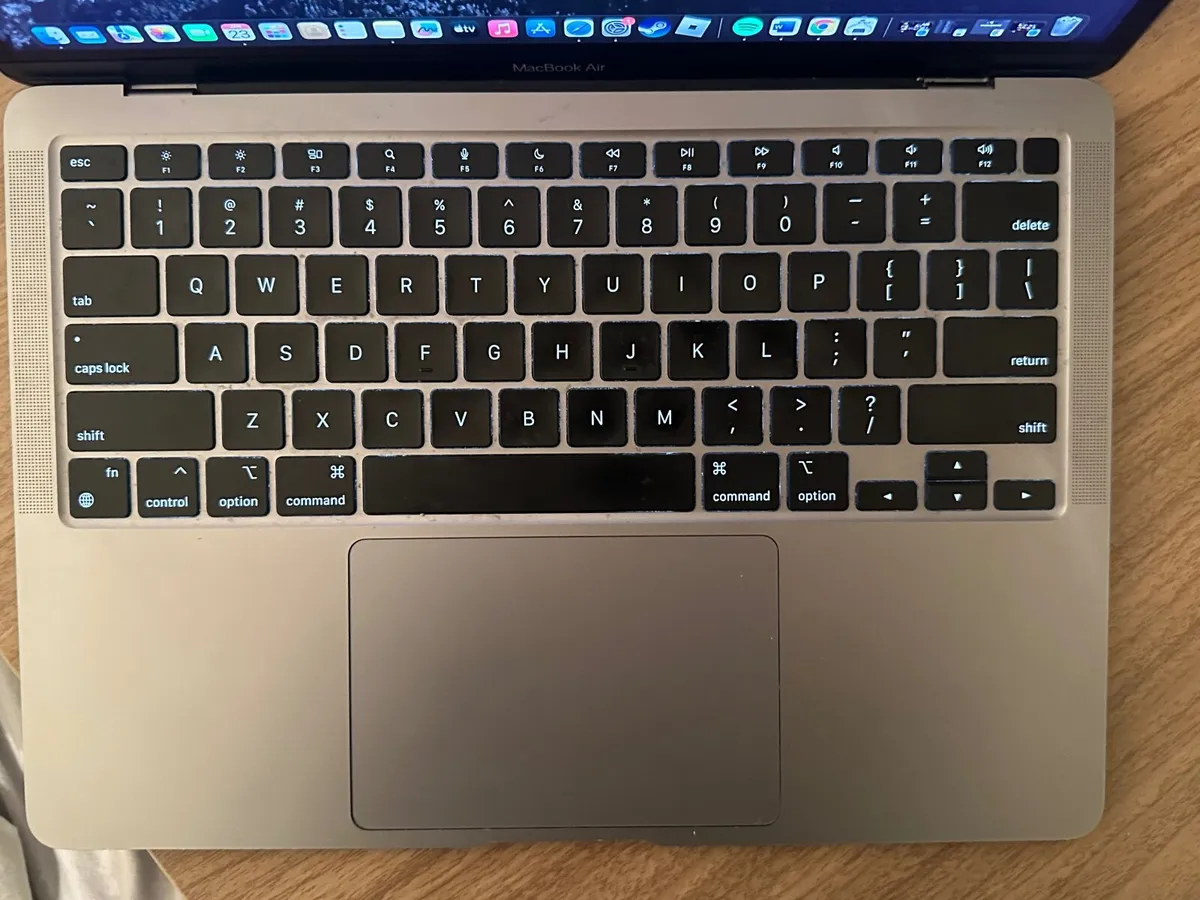 MacBook Air M1 13.3 - Image 2