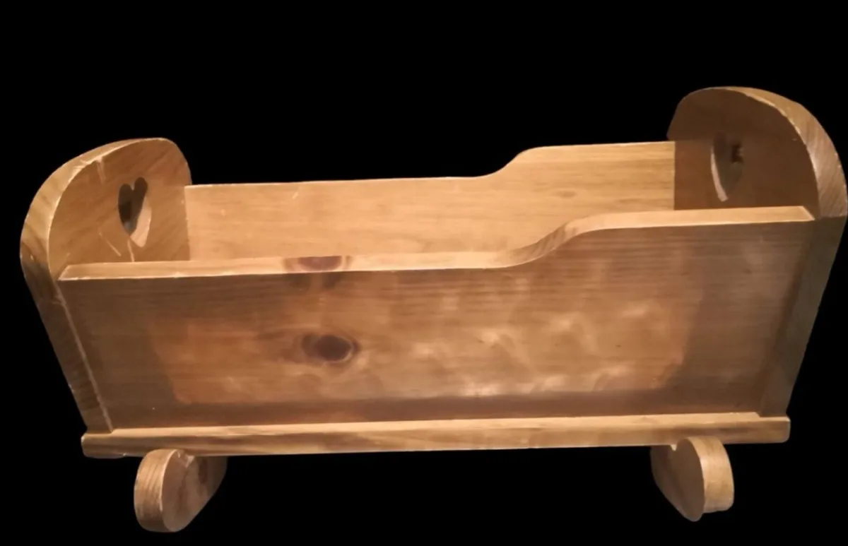 Solid wood cradle handmade - Image 1