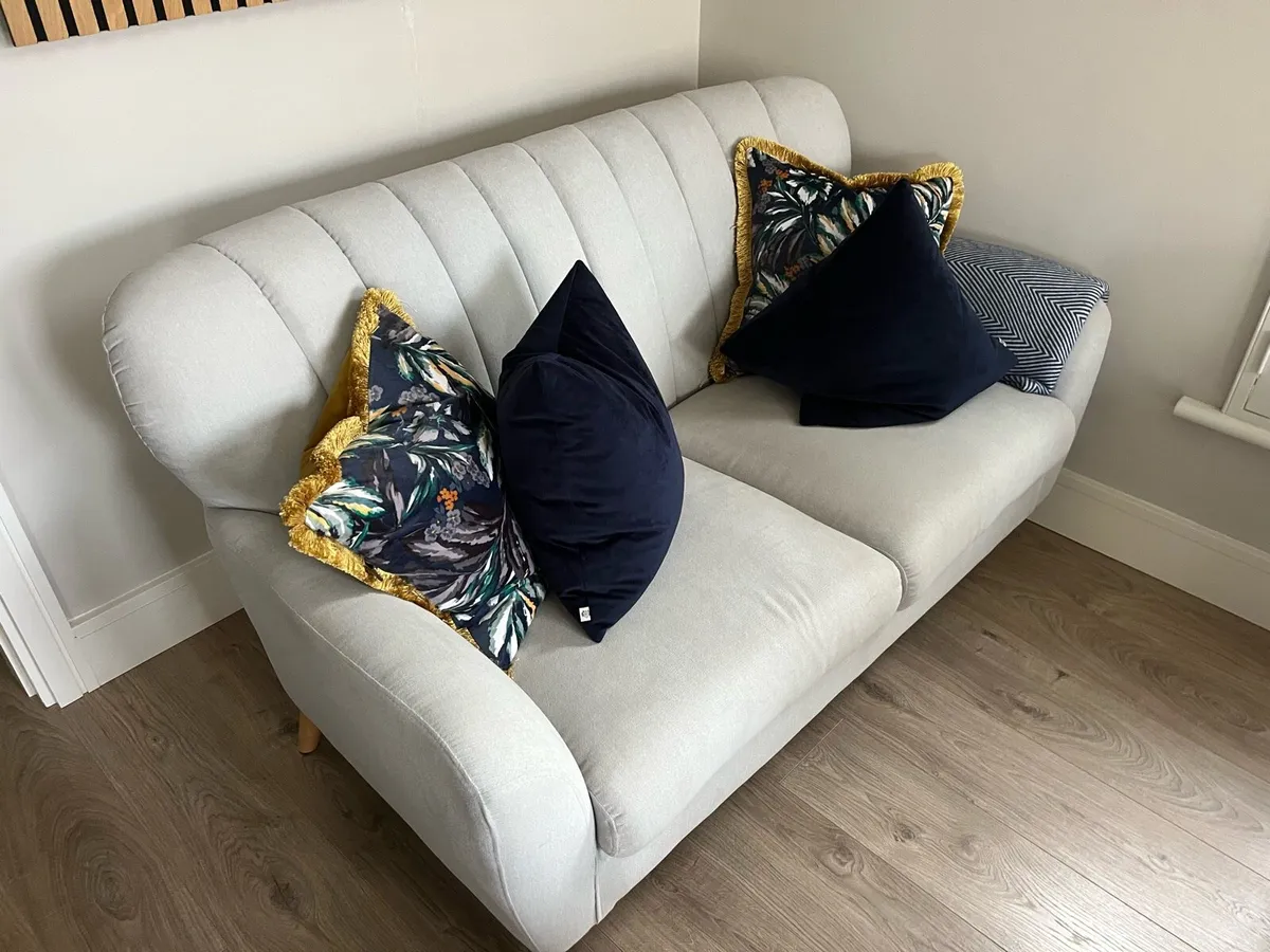 Beautiful Two seater couch - Image 1