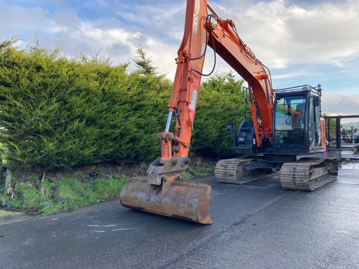 HITACHI ZX135 - Image 4