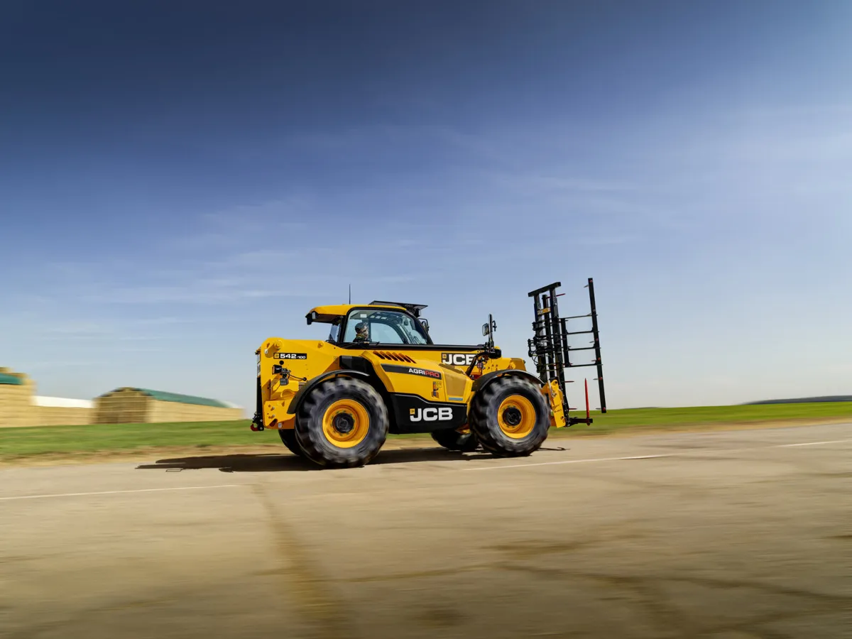 JCB 542-100 Telehandler 9.8m - Image 3