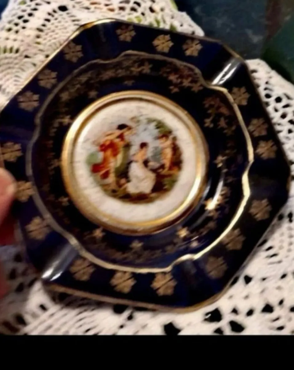 Antique Alt Wien ashtray