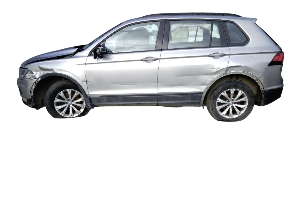 2017 VOLKSWAGEN TIGUAN For Breaking/Dismantling - Image 2