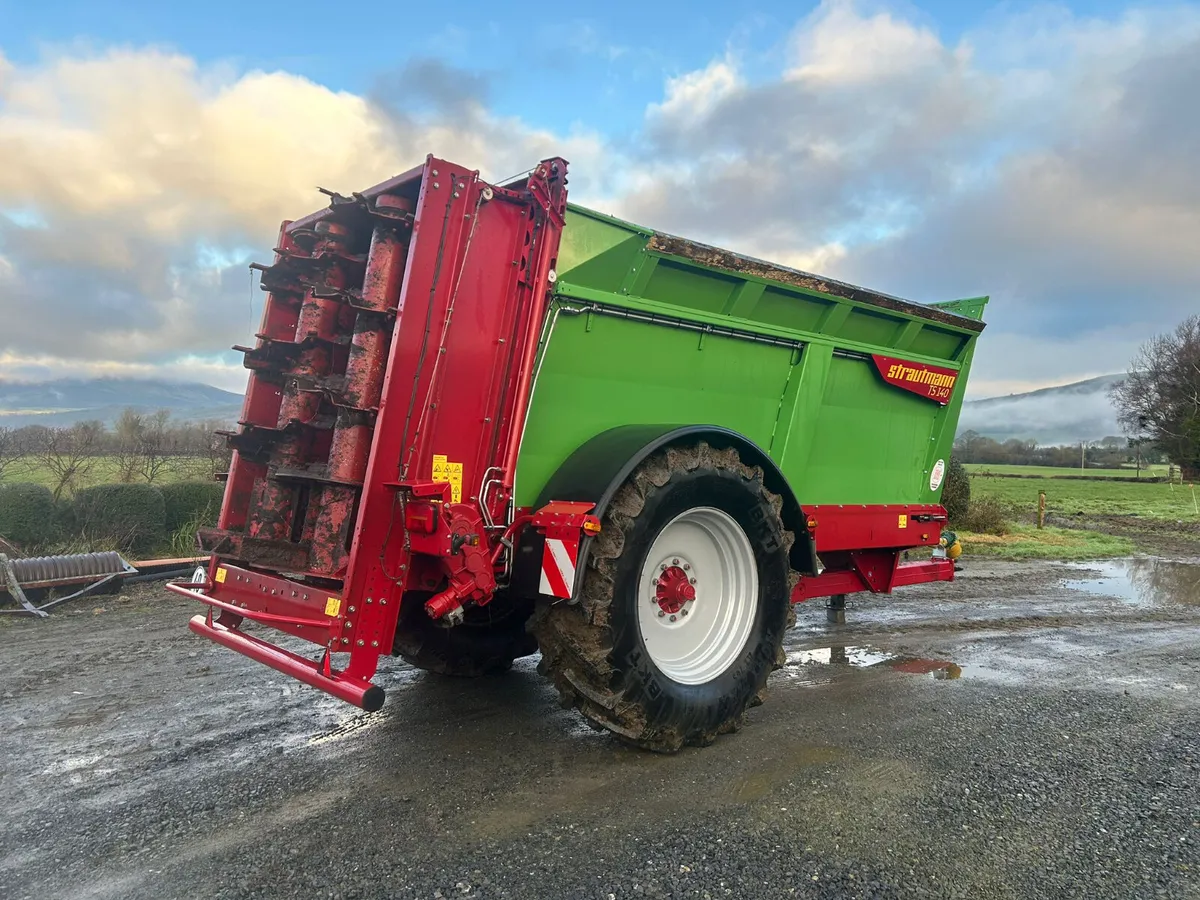 Strautmann TS140 rear discharge dung spreader - Image 3