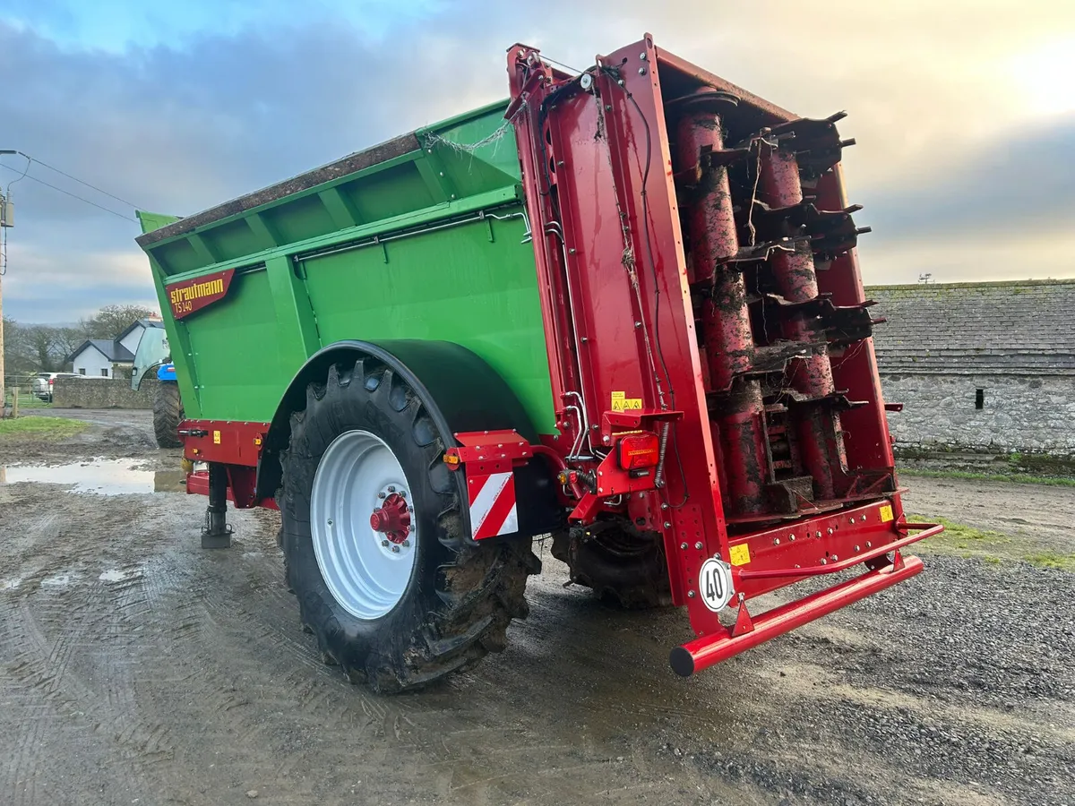 Strautmann TS140 rear discharge dung spreader - Image 4