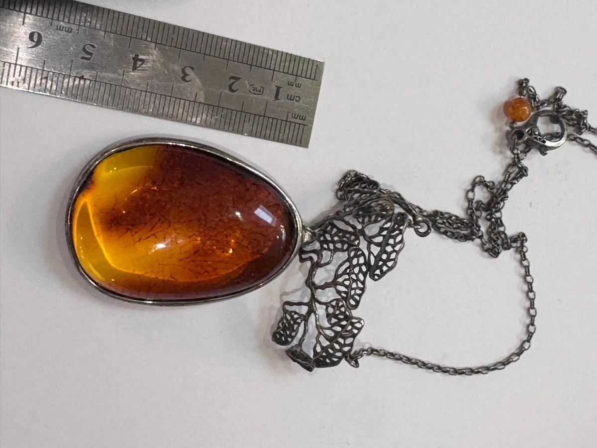 Pearl necklaces and fashion jewelry - Image 4