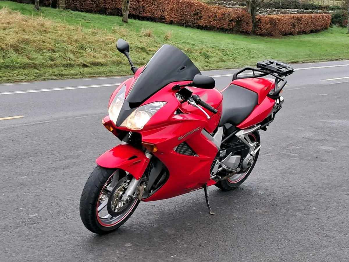 HONDA VFR 800 V4 VTEC - Image 1