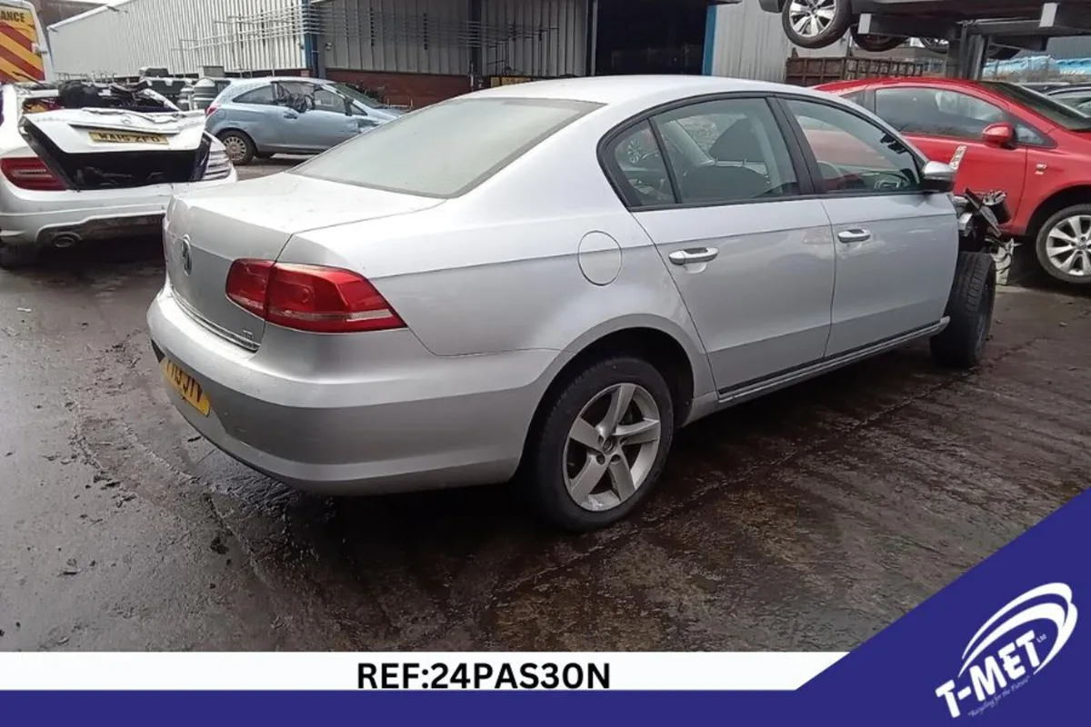 2013 VOLKSWAGEN PASSAT BREAKING FOR PARTS - Image 1