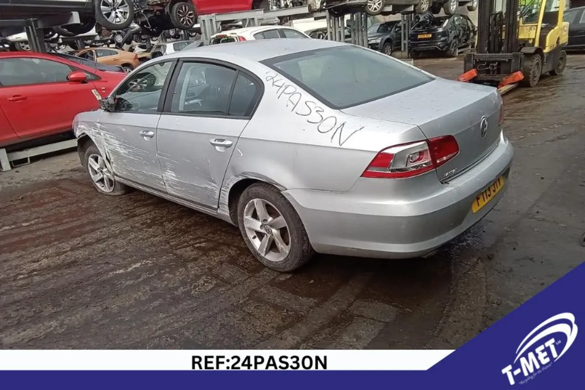 2013 VOLKSWAGEN PASSAT BREAKING FOR PARTS - Image 3