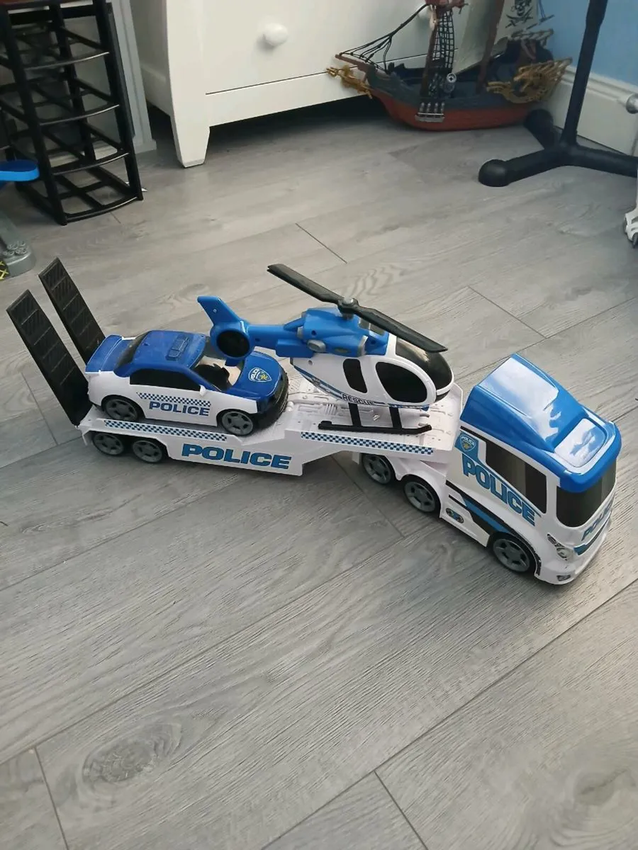 Police Toy bundle - Image 1