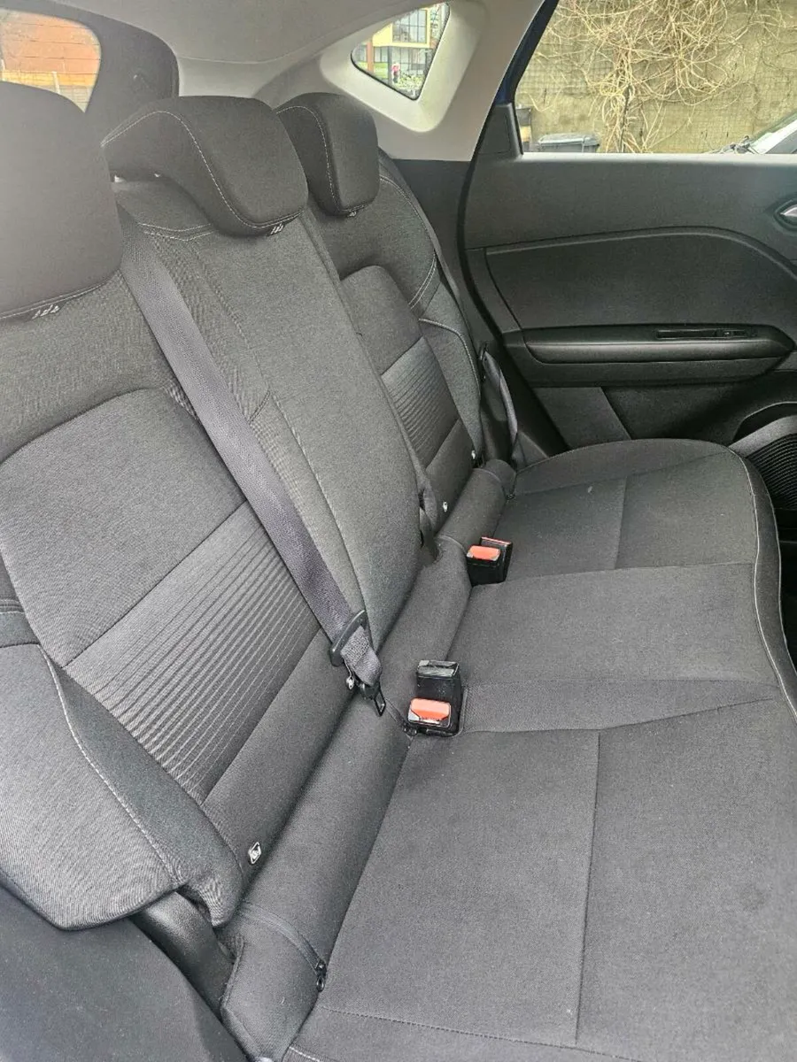 Car - Image 4
