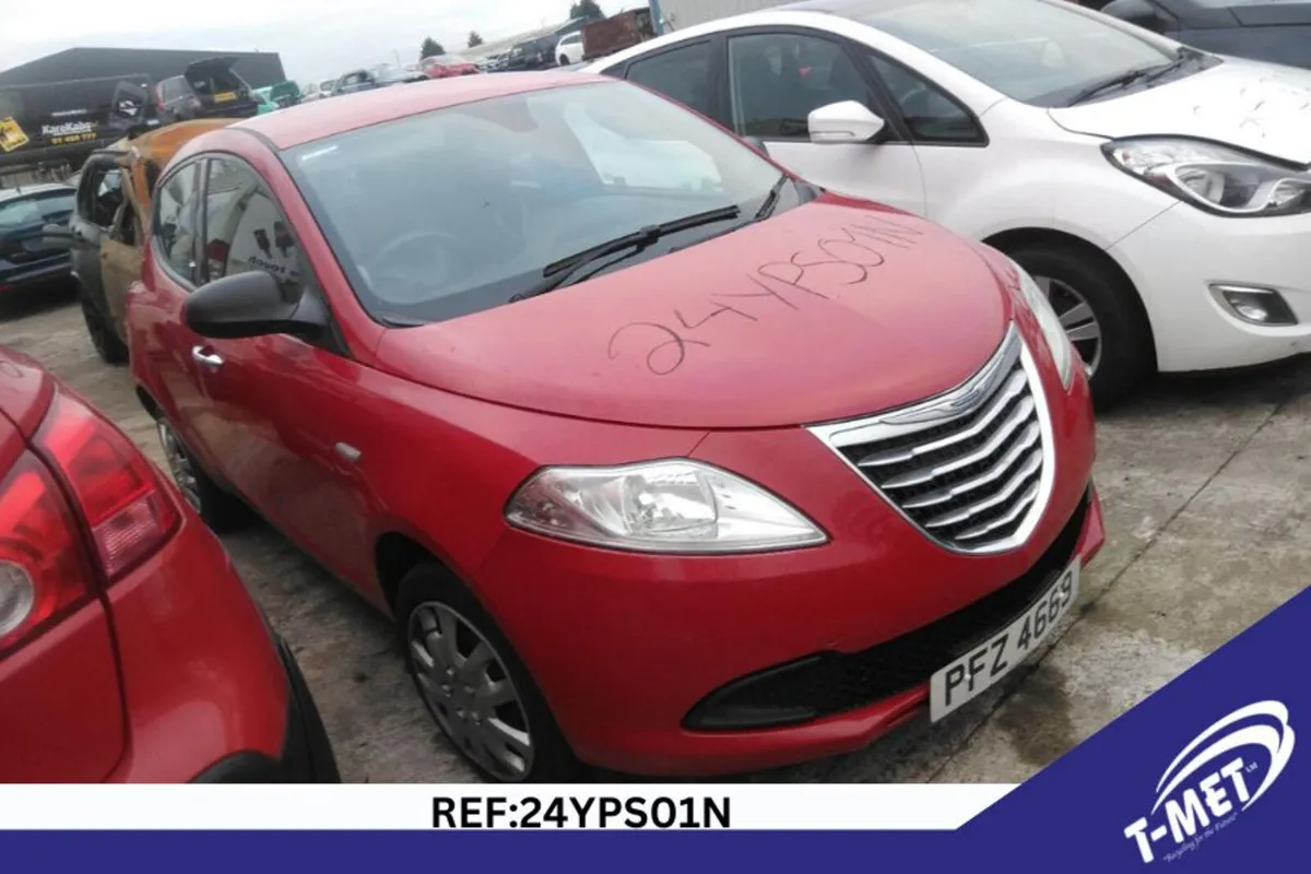 2013 CHRYSLER YPSILON BREAKING FOR PARTS - Image 2
