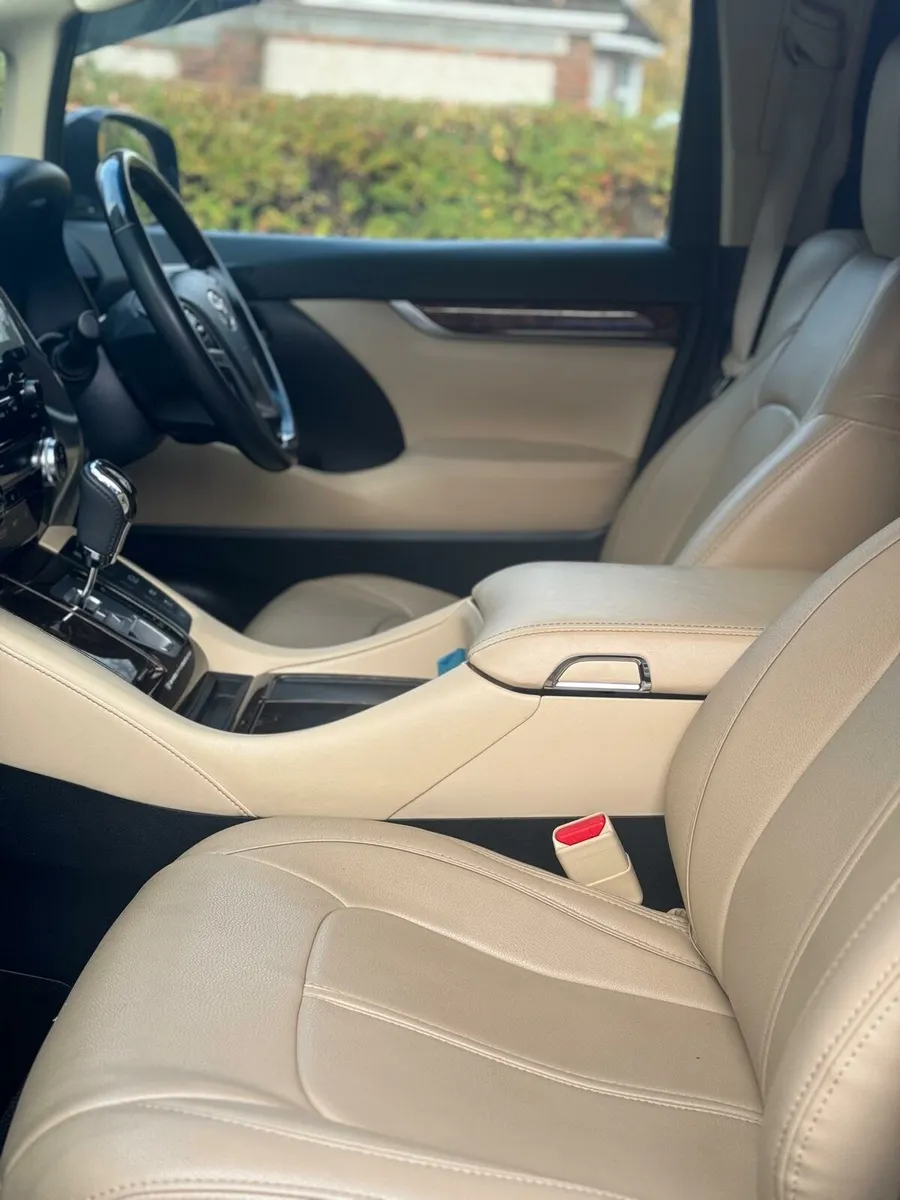 Toyota Alphard Hybrid petrol 8 seater - Image 4