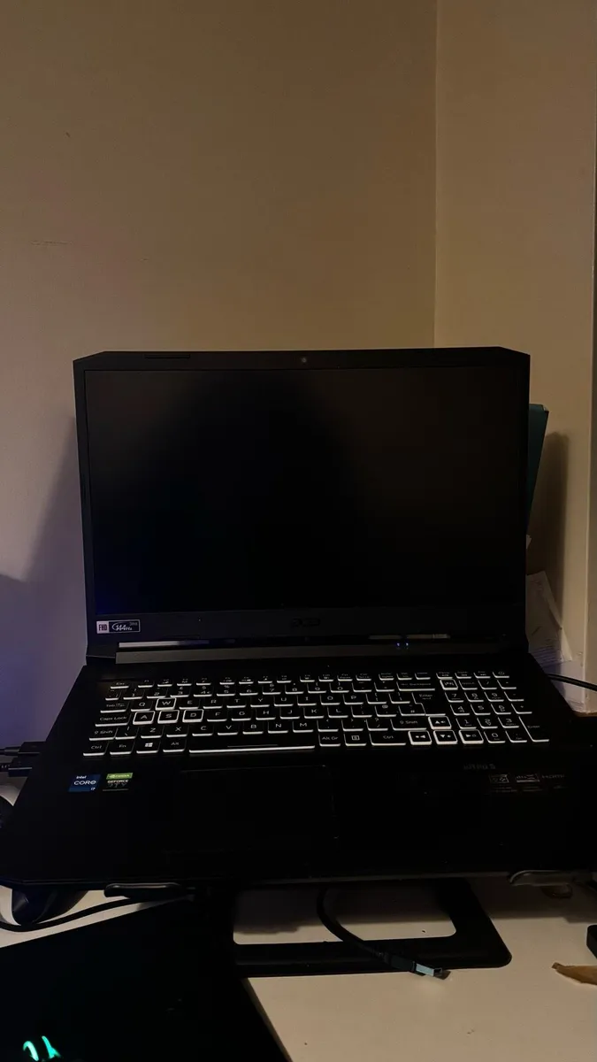 17.3” Acer Nitro 5 gaming laptop RTX 3060 i7 - Image 2