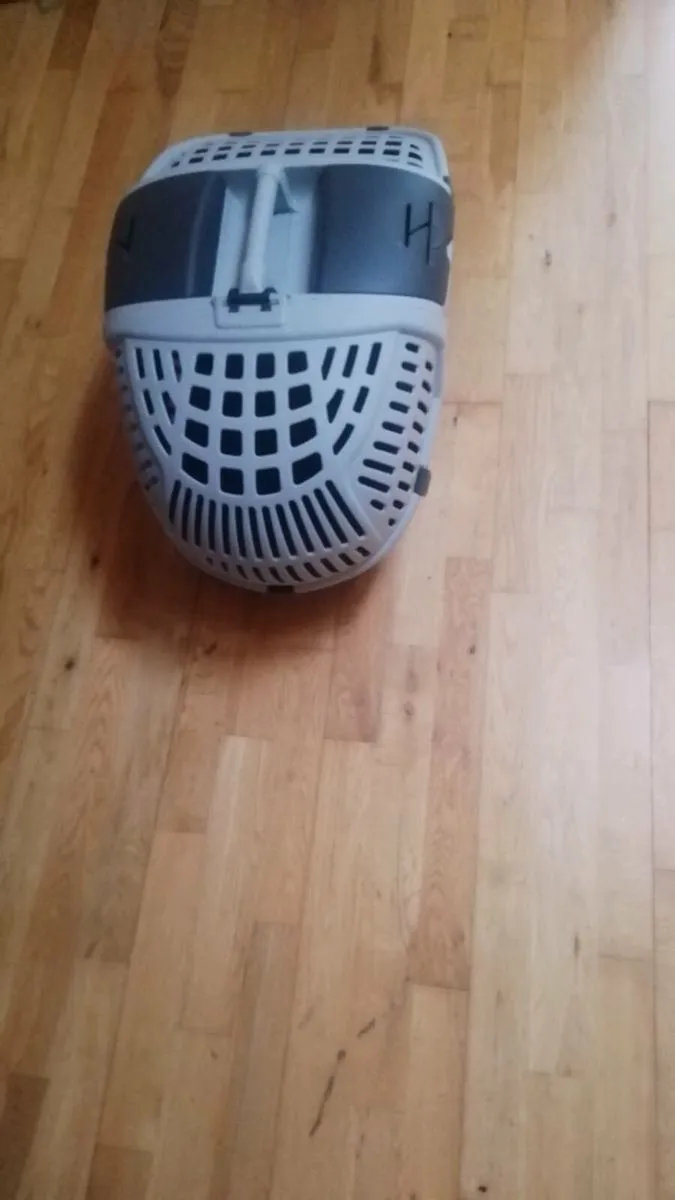 Pet  carrier unwanted gift only €25 can deliver - Image 3