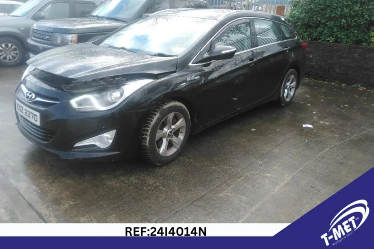 2014 HYUNDAI I40 BREAKING FOR PARTS - Image 2