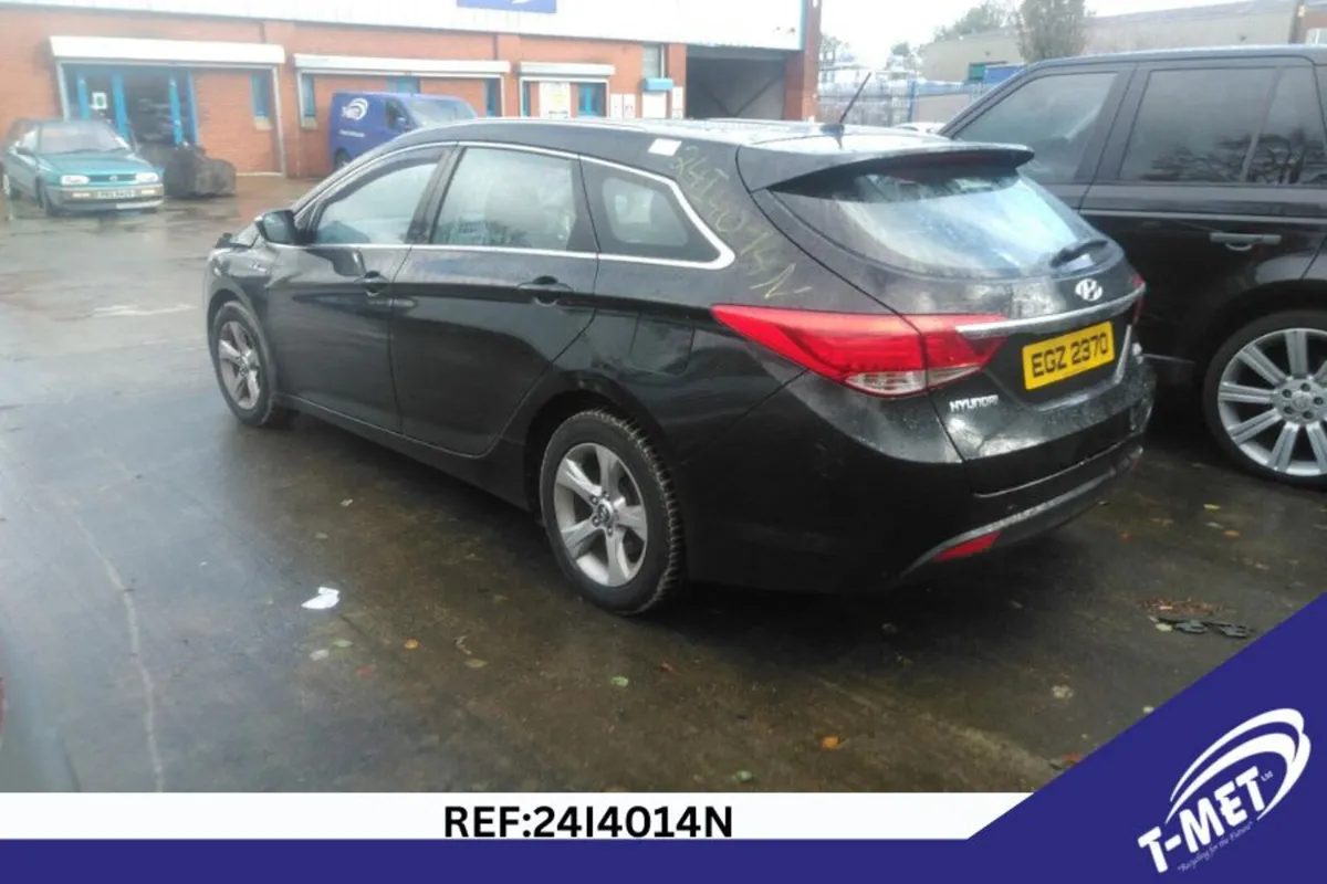 2014 HYUNDAI I40 BREAKING FOR PARTS - Image 3