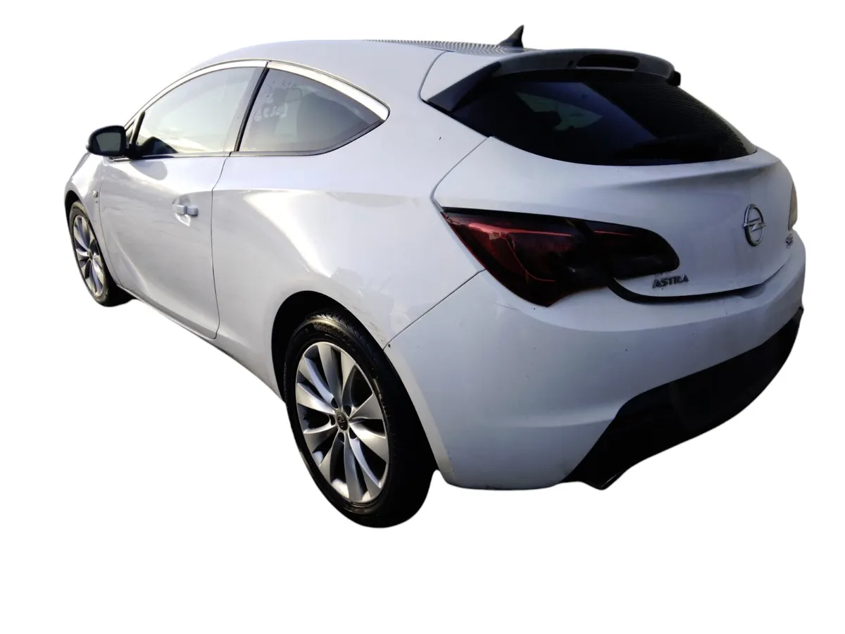 2012 OPEL ASTRA For Breaking/Dismantling - Image 3