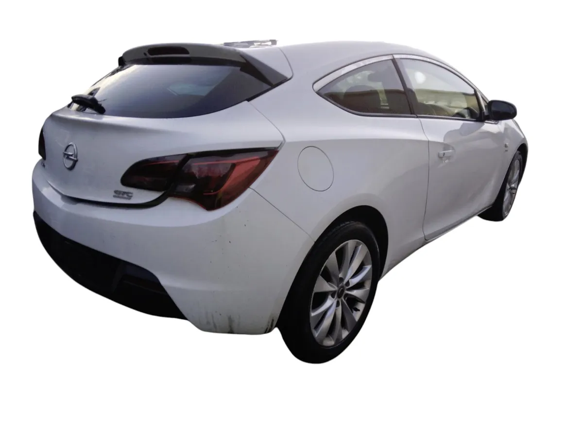 2012 OPEL ASTRA For Breaking/Dismantling - Image 4