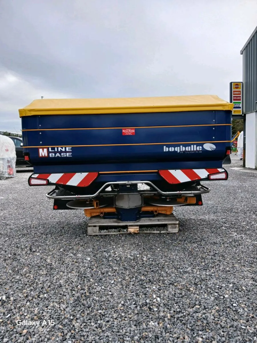 BOGBALLE  FERTILISER SPREADERS. - Image 1