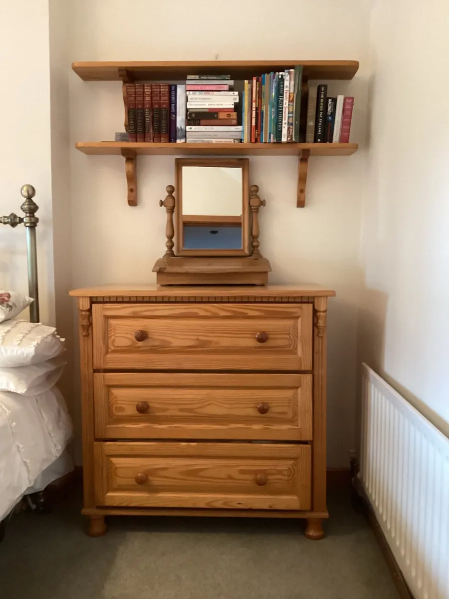 Bedroom furniture - Image 4