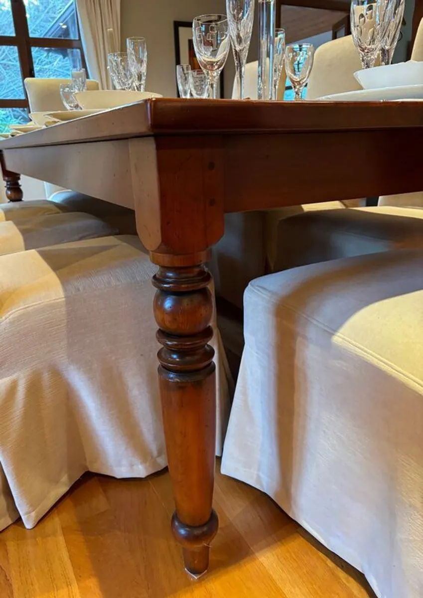 Stunning Chalon Dining Table & 8 Chairs - Image 3