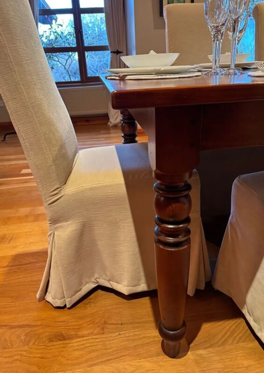 Stunning Chalon Dining Table & 8 Chairs - Image 4