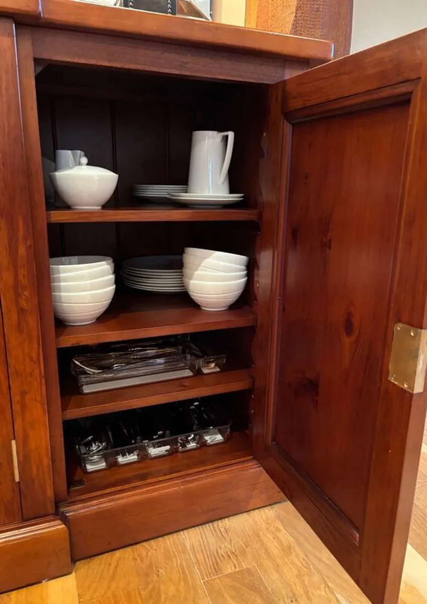 Beautiful Rare Find Sideboard - Image 3