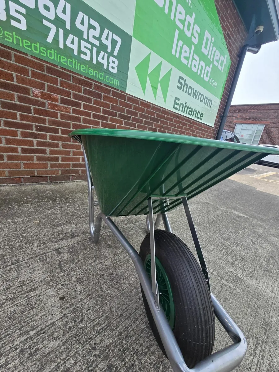 100L Plastic Wheelbarrow - Image 4