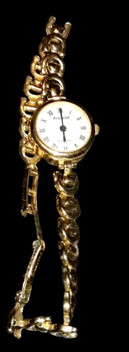9k gold Accurist ladies watch - Image 2