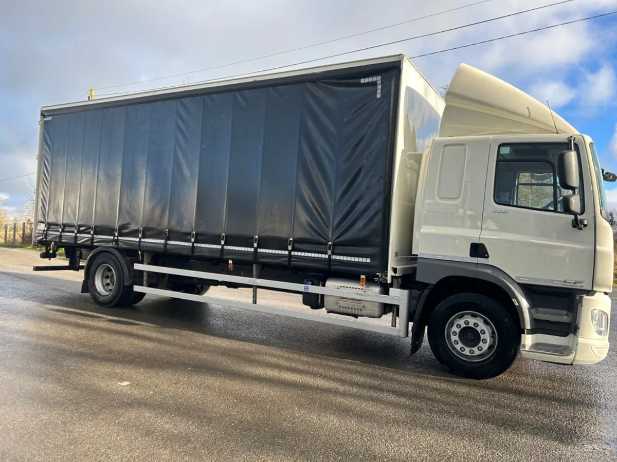 2016 Daf cf 220 4x2 18 ton Curtainsider - Image 4