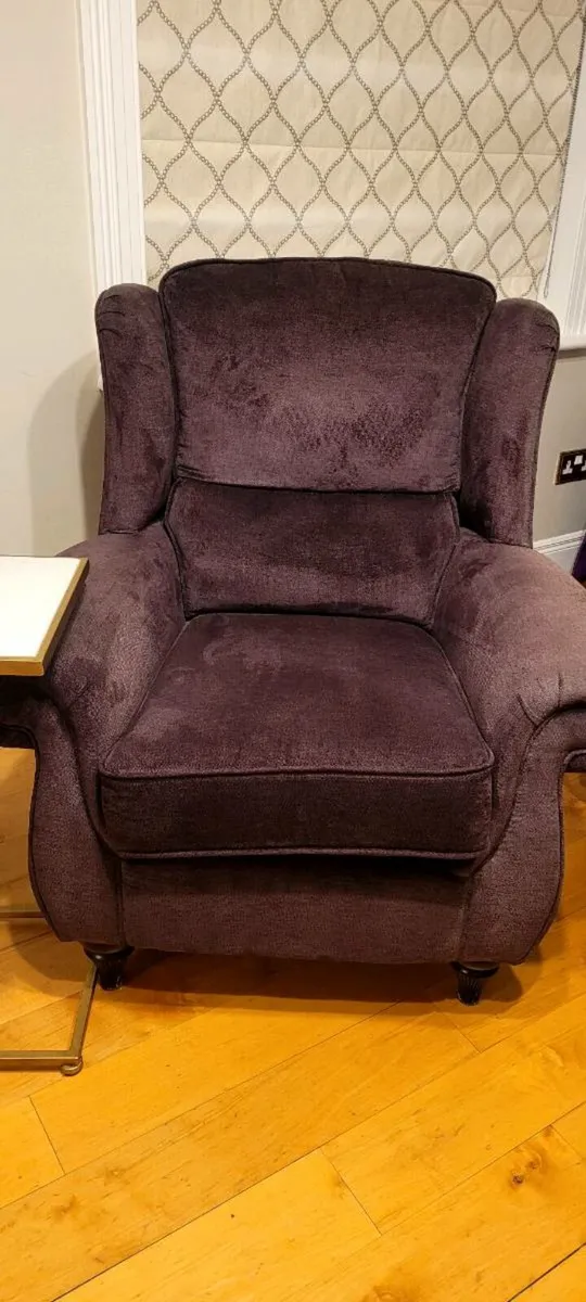 Queen Anne Chair - Image 1