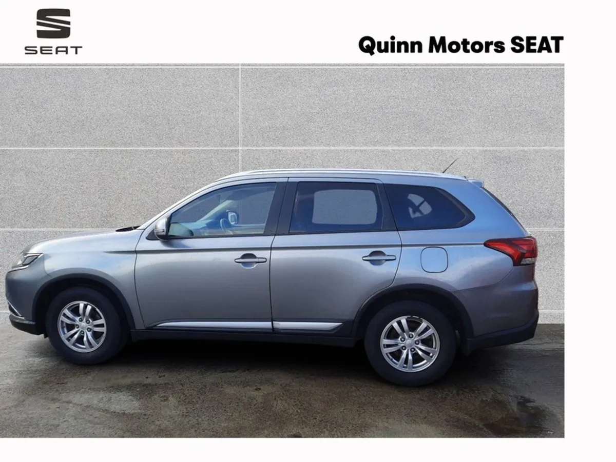 Mitsubishi Outlander 16my 2WD 6 6MT 5speed 4DR - Image 3