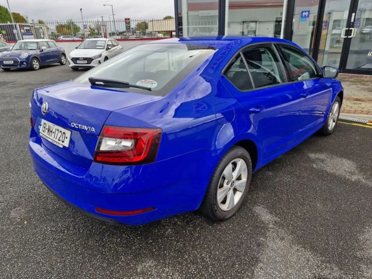 Skoda Octavia Ambition 1.0 TSI 115HP DSG 4 4DR Au - Image 4