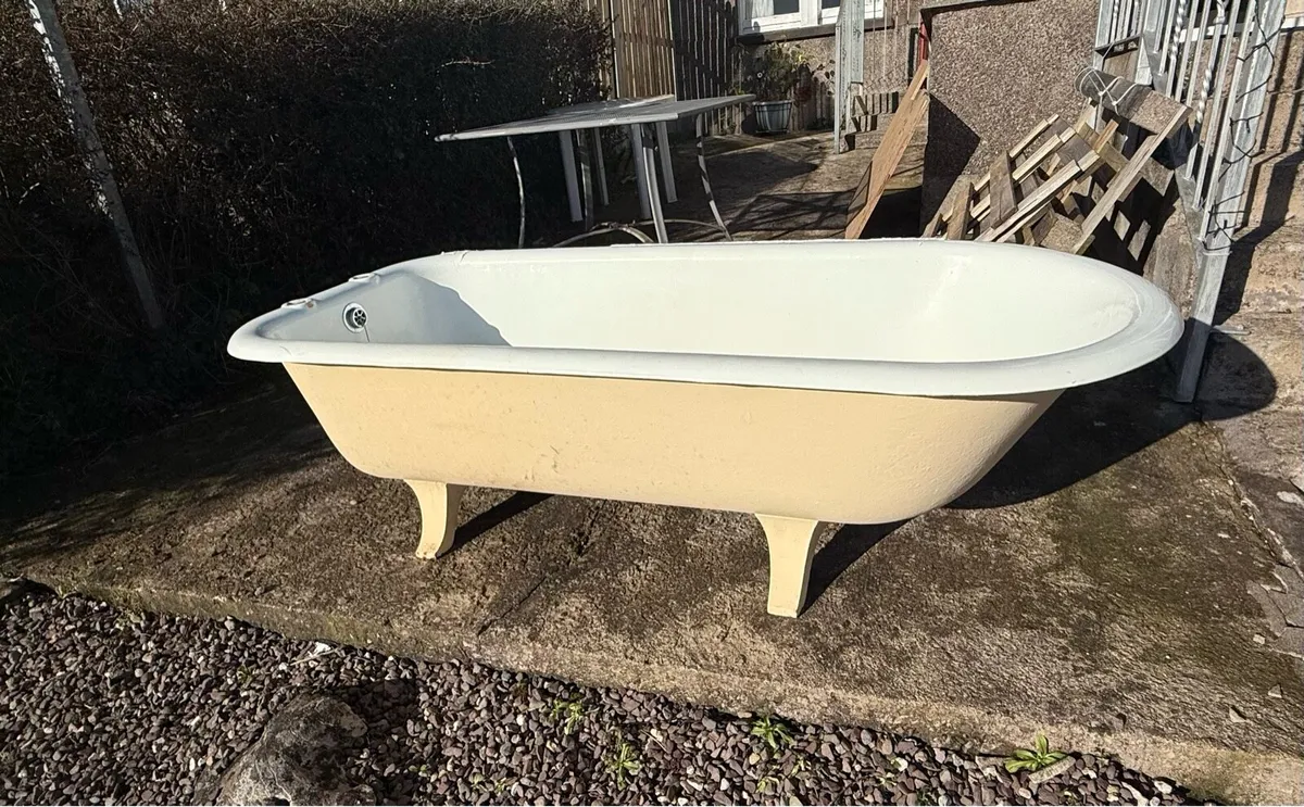 Cast Iron bath - Image 1