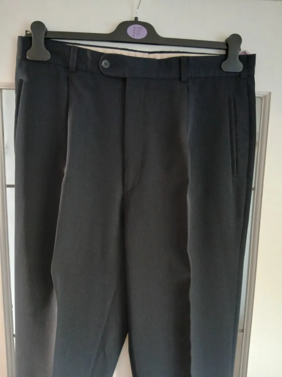 Remus Uomo Mens 3 pc  Suit - Image 4