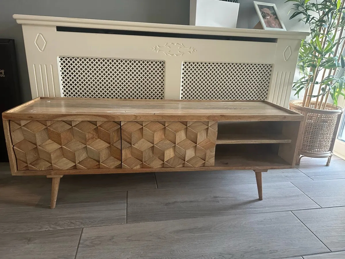 Tv stand - Image 1