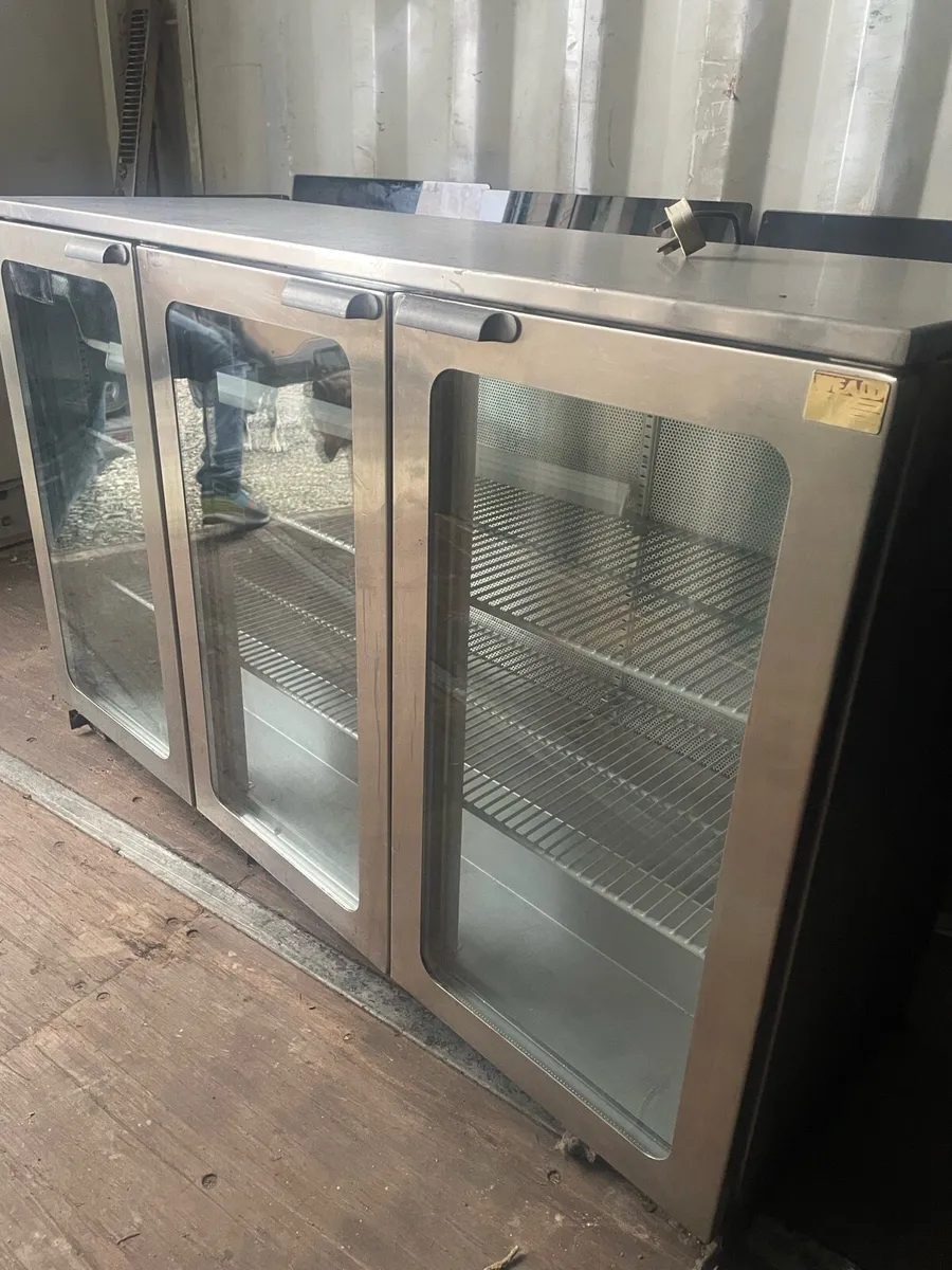 Catering equipment - Image 1