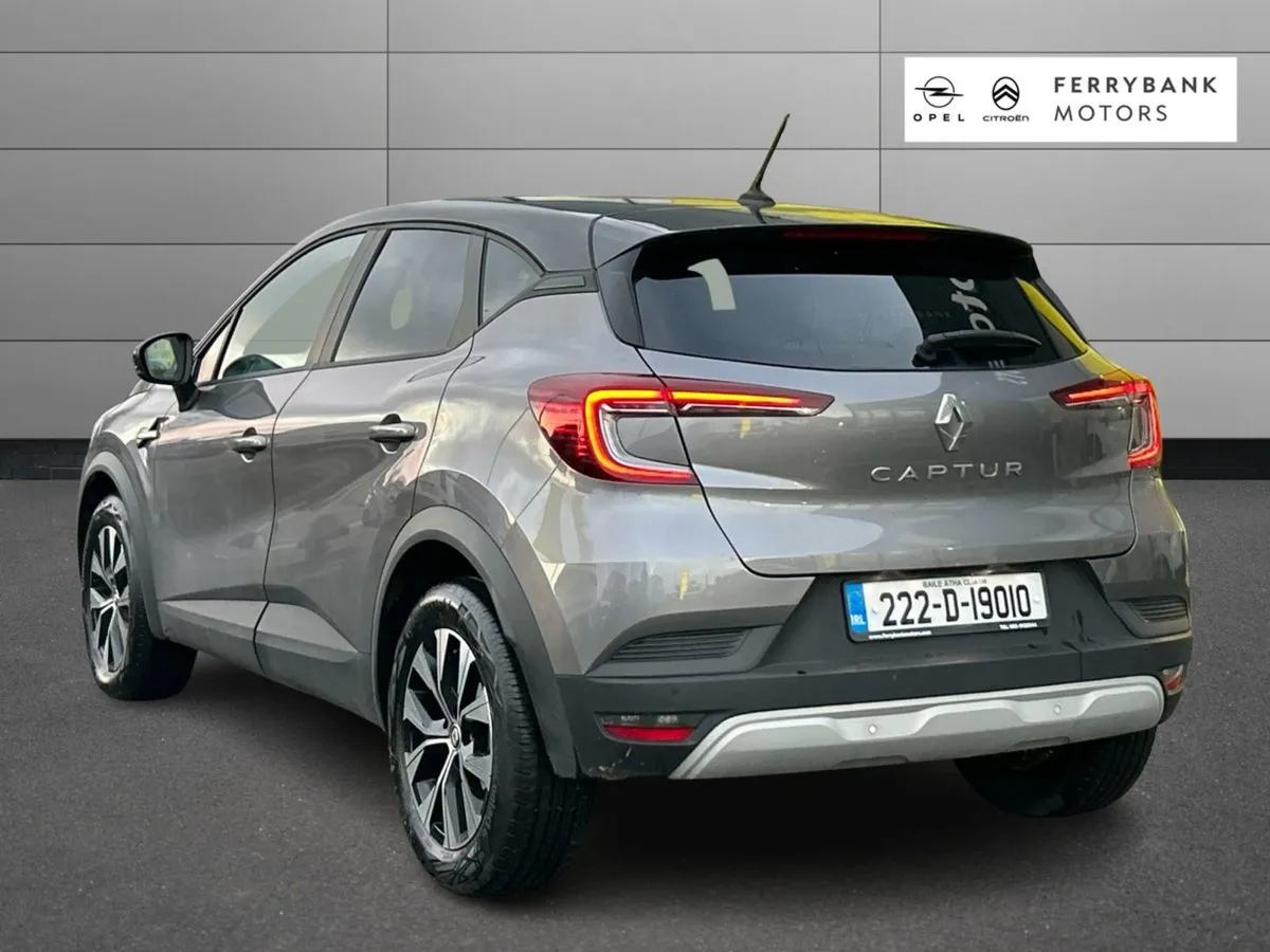 Renault Captur Limited Edition Naeb TCE 90 5DR - Image 3