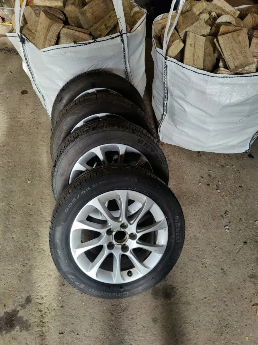 205/55/16 Audi/VW/skoda/caddy/golf ect alloys - Image 1