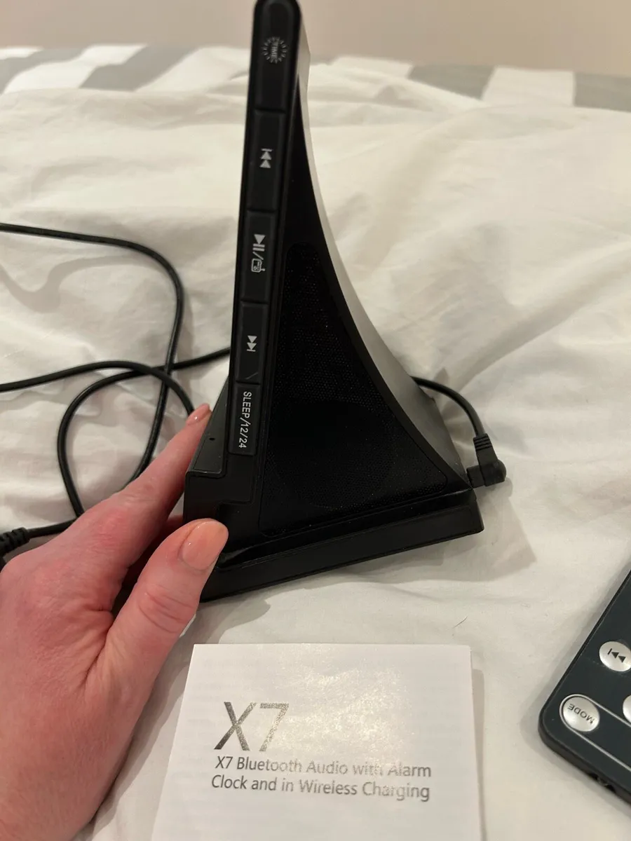 Bluetooth Audio Alarm Click with Wireless Charging - Image 2