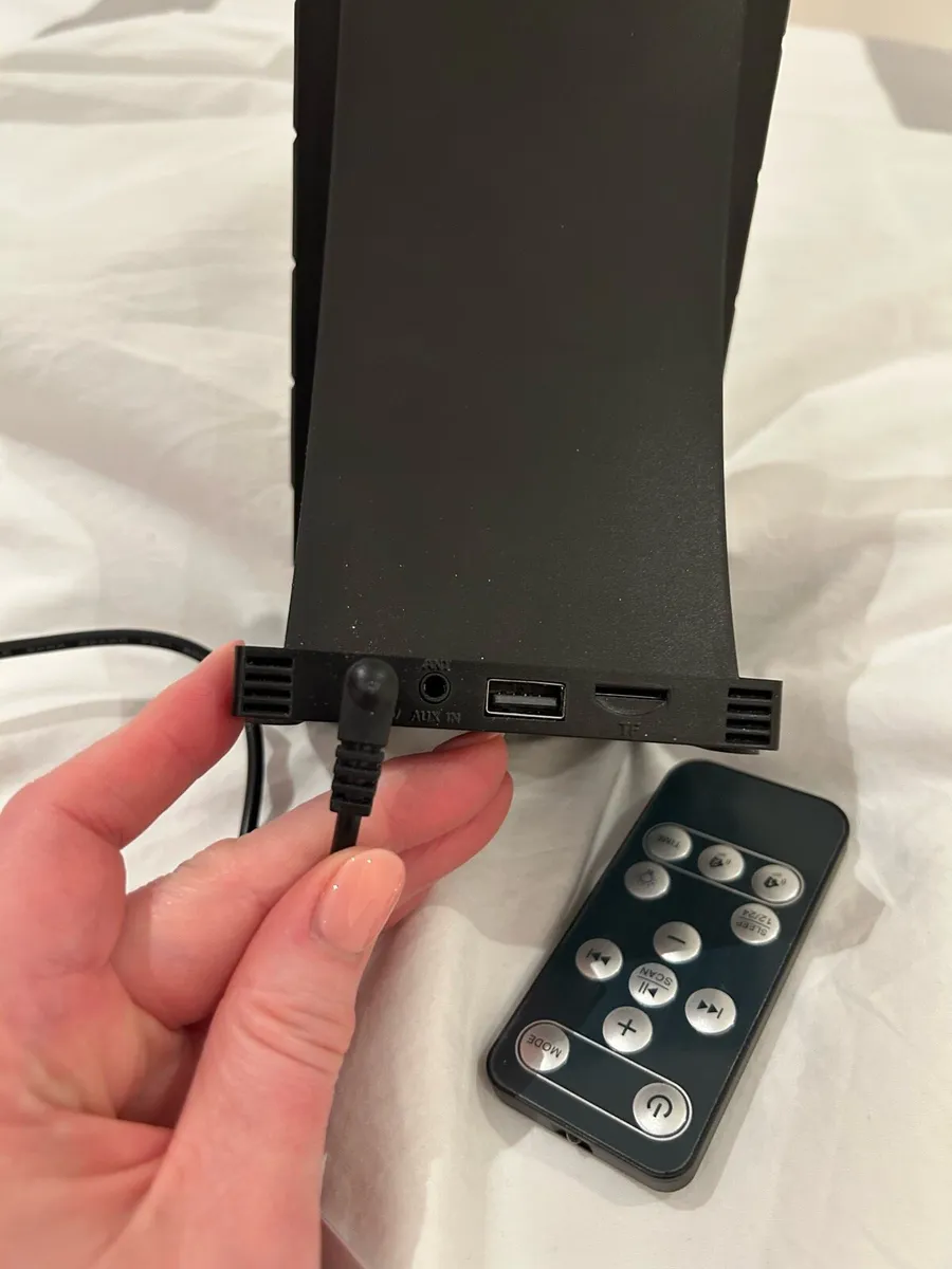 Bluetooth Audio Alarm Click with Wireless Charging - Image 4