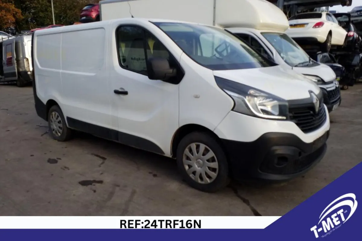 2015 RENAULT TRAFIC BREAKING FOR PARTS - Image 1