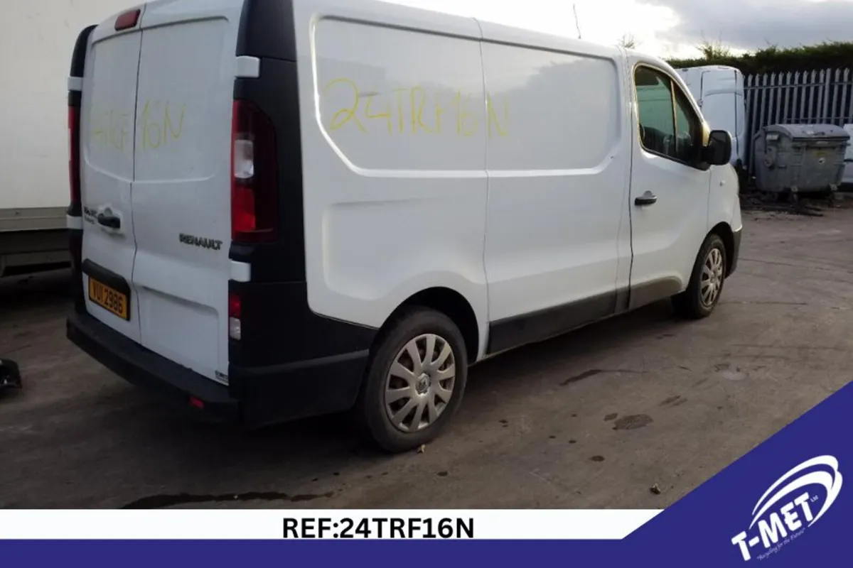 2015 RENAULT TRAFIC BREAKING FOR PARTS - Image 3