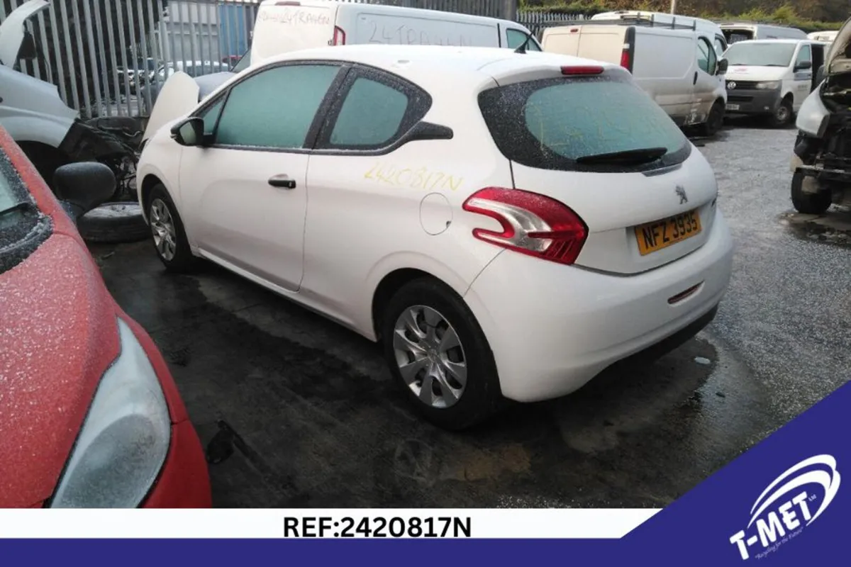 2013 PEUGEOT 208 BREAKING FOR PARTS - Image 3