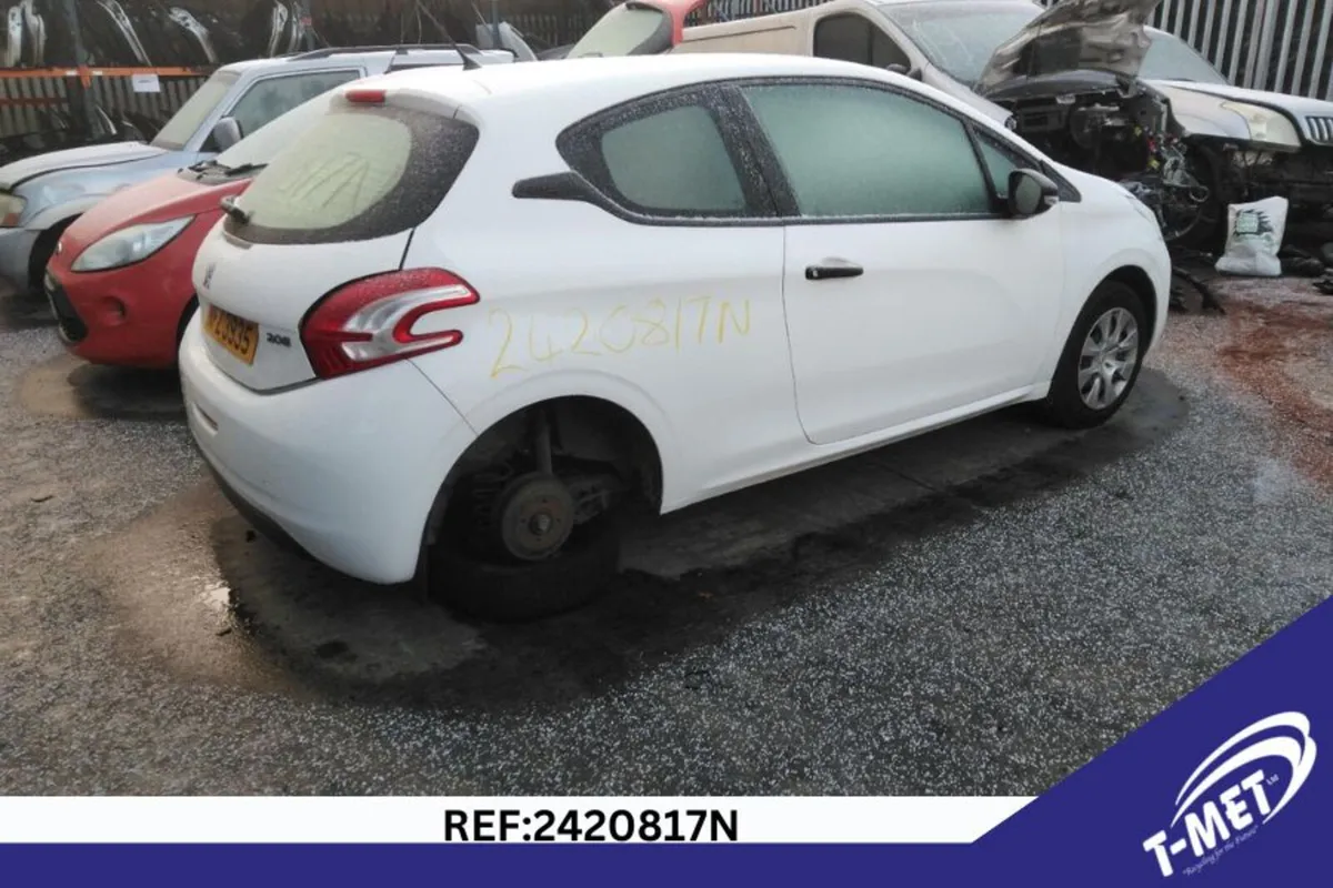 2013 PEUGEOT 208 BREAKING FOR PARTS - Image 4